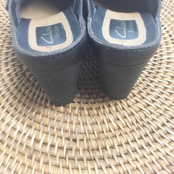 Clarks Artisan Heels Brown Bootie Size 7.5 Shoes - Picture 5 of 6